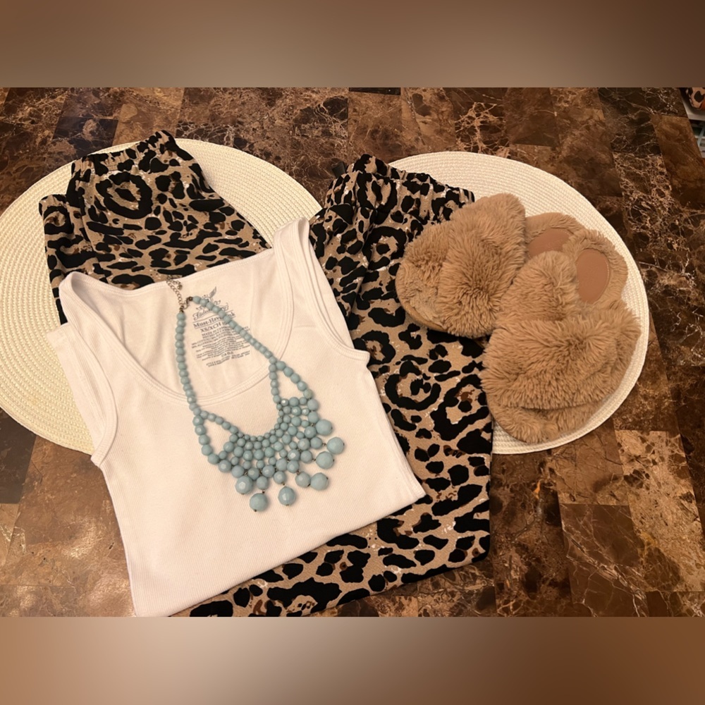 Bundle of loungewear ❤️ in XS